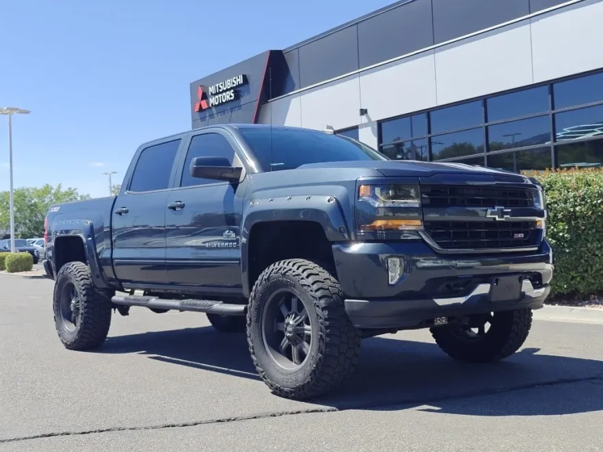 2017 Chevrolet Silverado 1500 LT2 photo 1