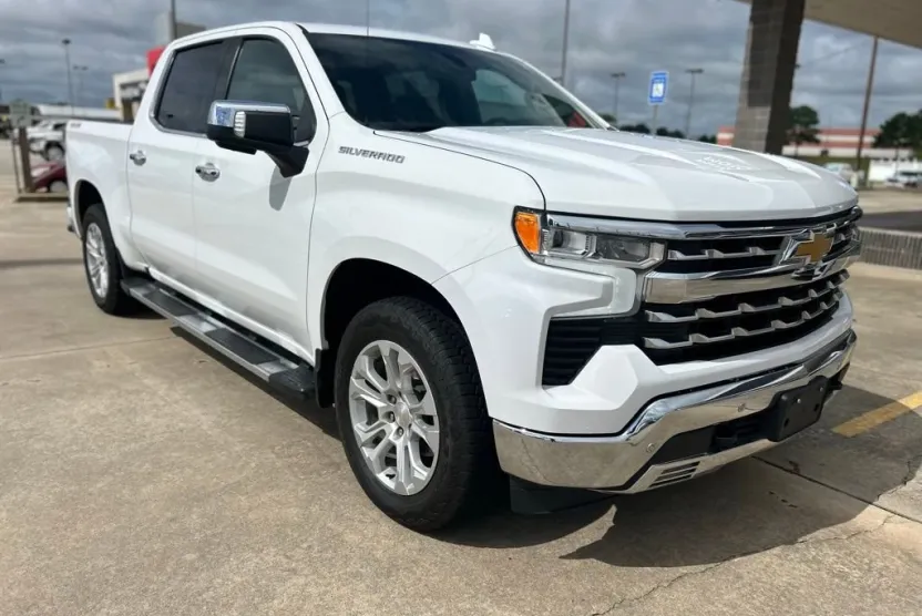2022 Chevrolet Silverado 1500 LTZ photo 1
