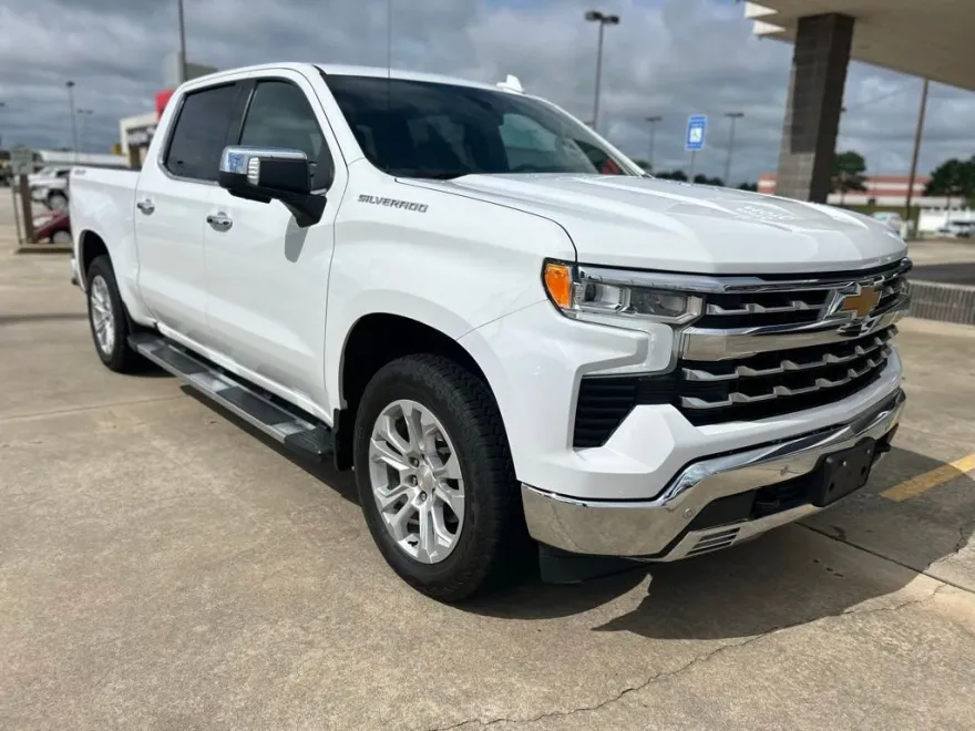 2022 Chevrolet Silverado 1500 LTZ photo 1