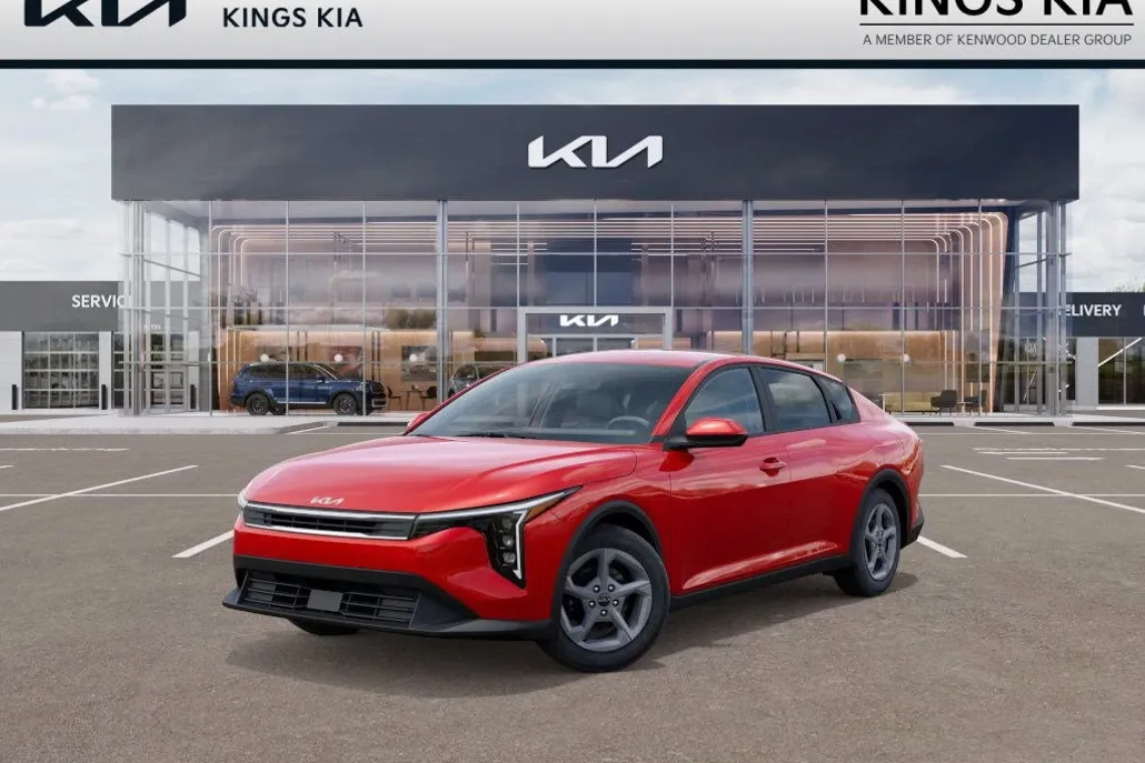 2025 Kia K4 LXS photo 1
