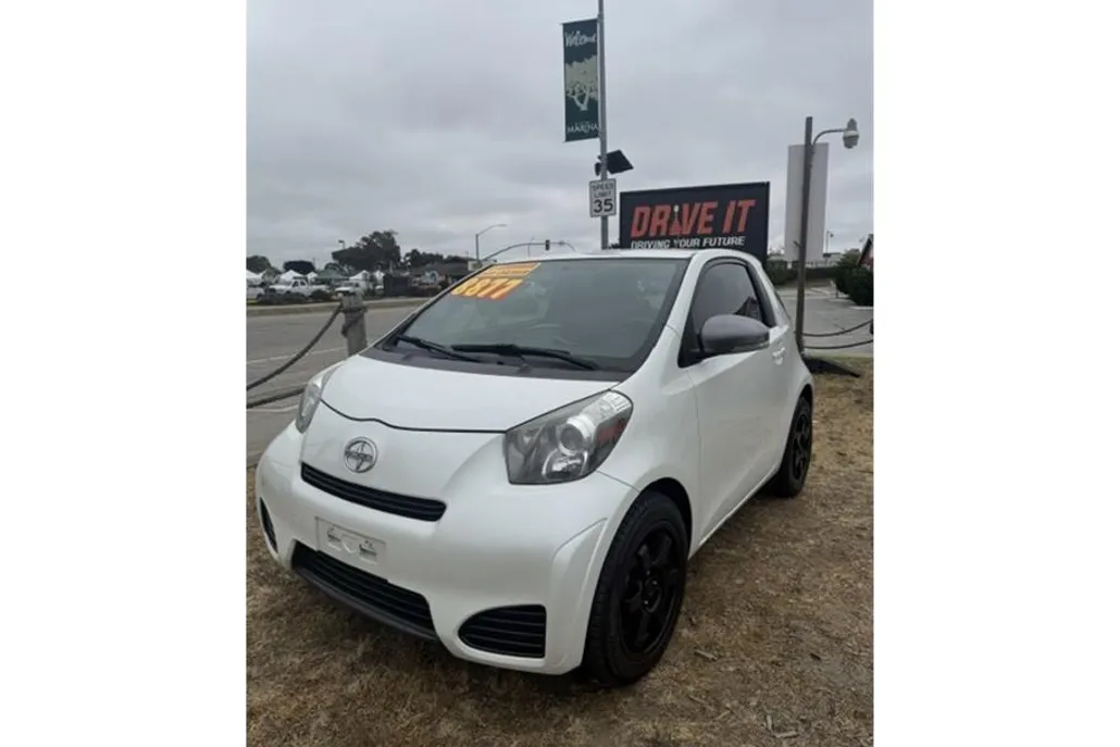 2013 Scion iQ photo 1