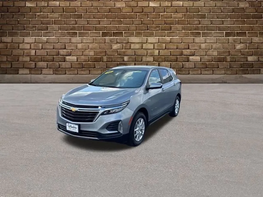 2024 Chevrolet Equinox LT photo 1