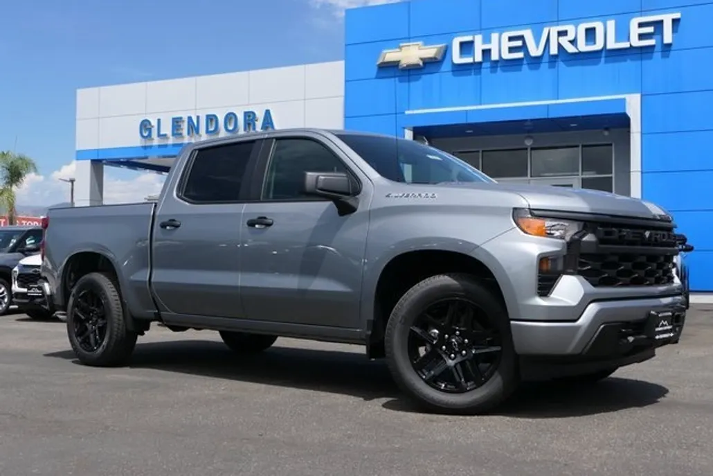 2026 Chevrolet Silverado 1500 Custom photo 1