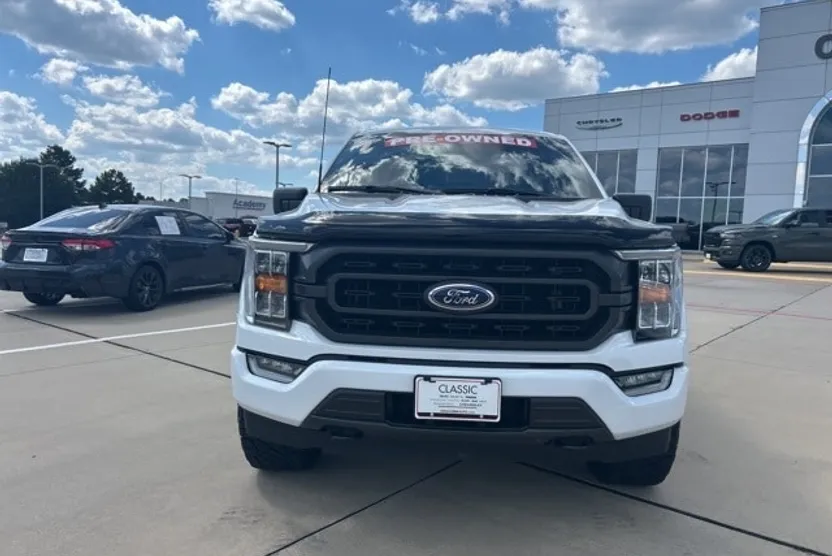 2023 Ford F-150 XLT photo 1