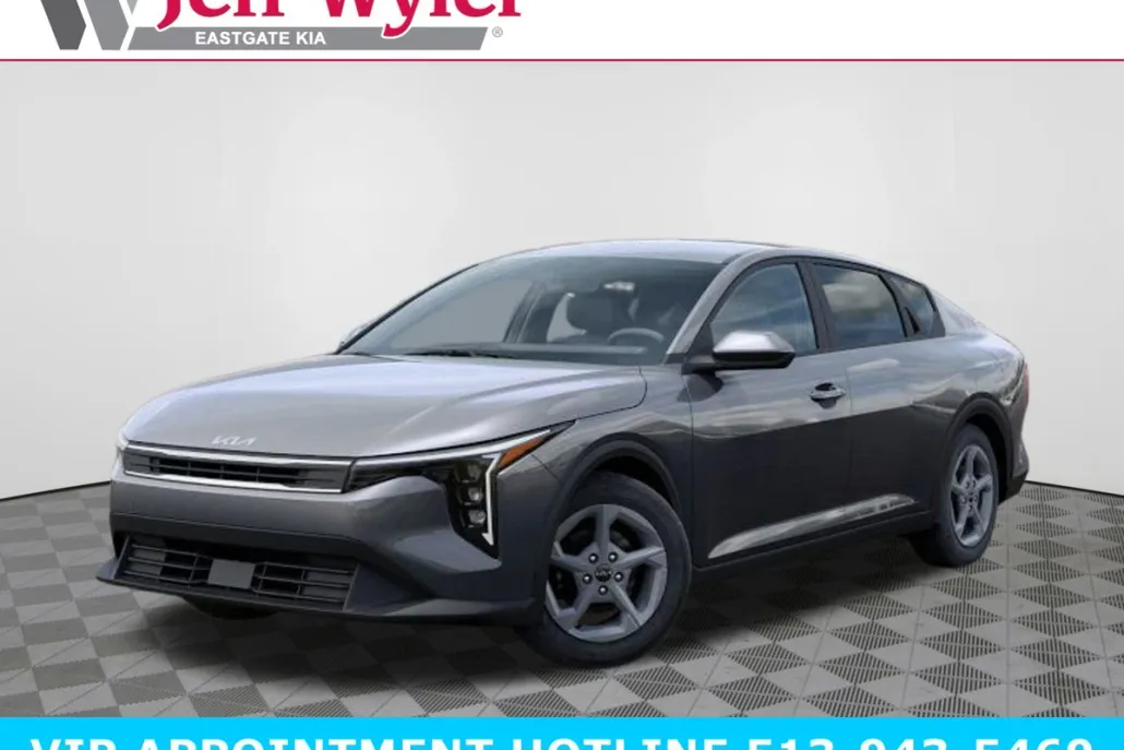 2025 Kia K4 LXS photo 1
