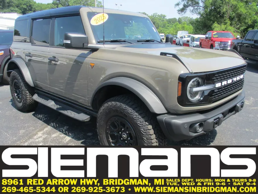 2025 Ford Bronco Badlands photo 1