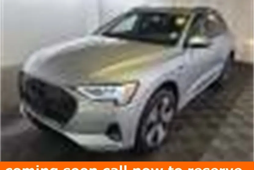 2022 Audi e-tron Premium Plus photo 1