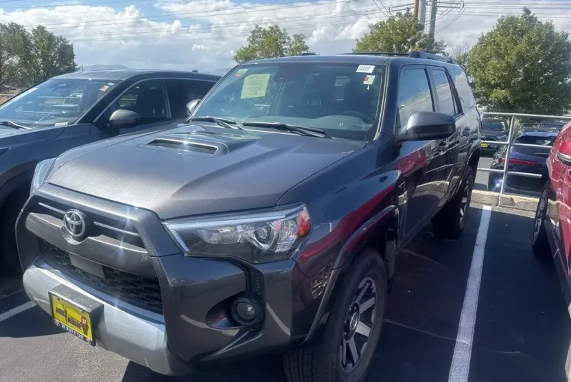 2022 Toyota 4Runner TRD photo 1