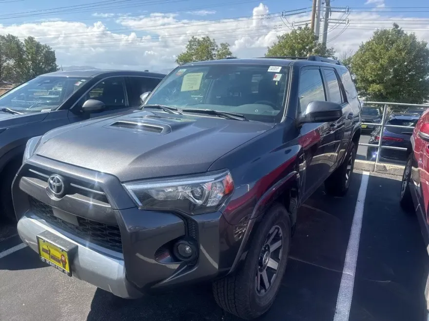 2022 Toyota 4Runner TRD Off-Road photo 1