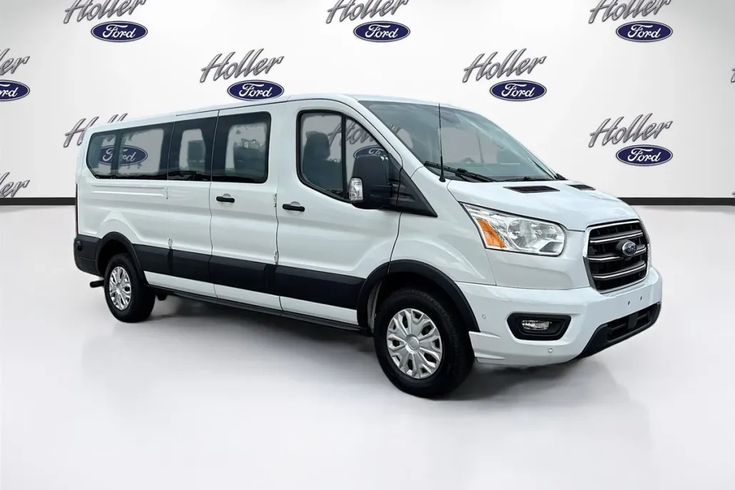 2020 Ford Transit Passenger XLT photo 1