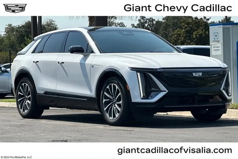 2024 Cadillac Lyriq Sport photo 1