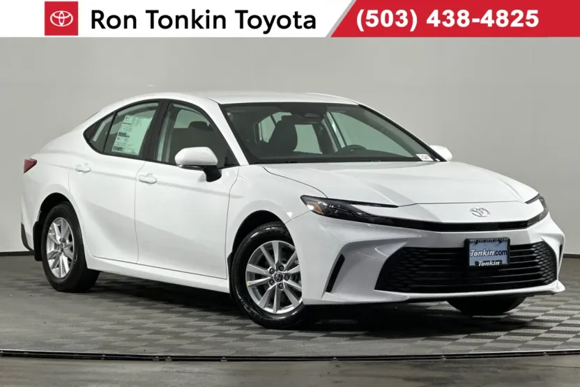 2025 Toyota Camry LE photo 1