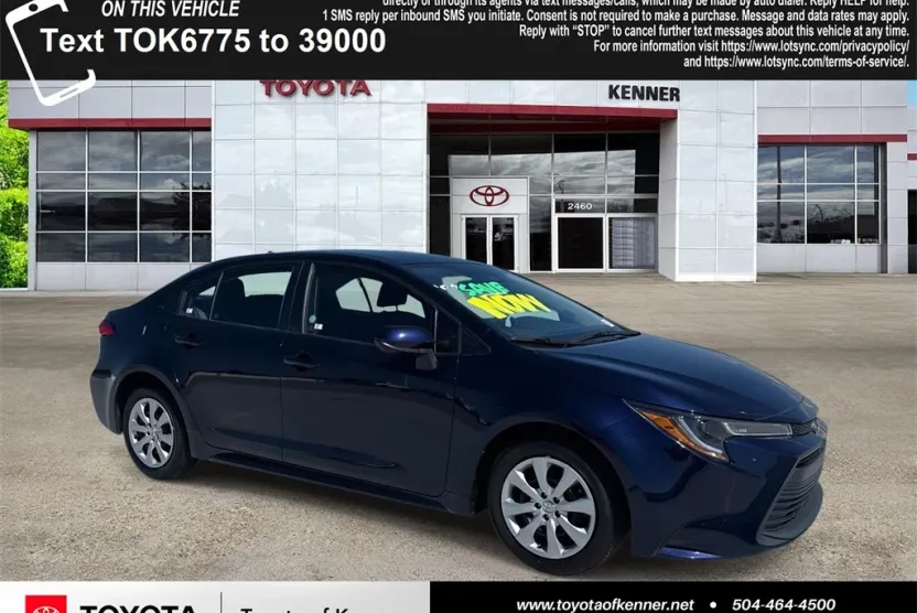 2023 Toyota Corolla LE photo 1