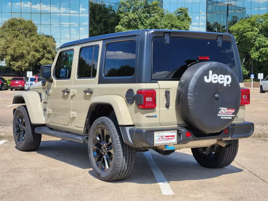 2022 Jeep Wrangler Unlimited Sahara 4xe photo 1