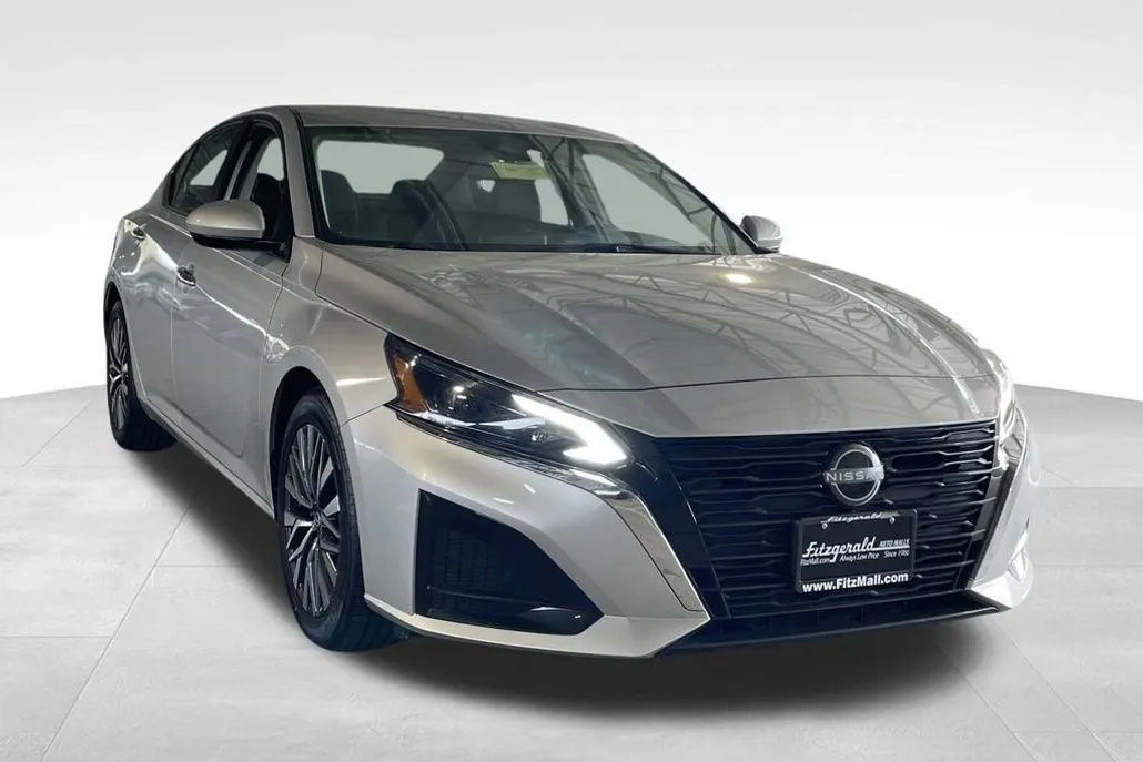 2023 Nissan Altima 2.5 SV photo 1