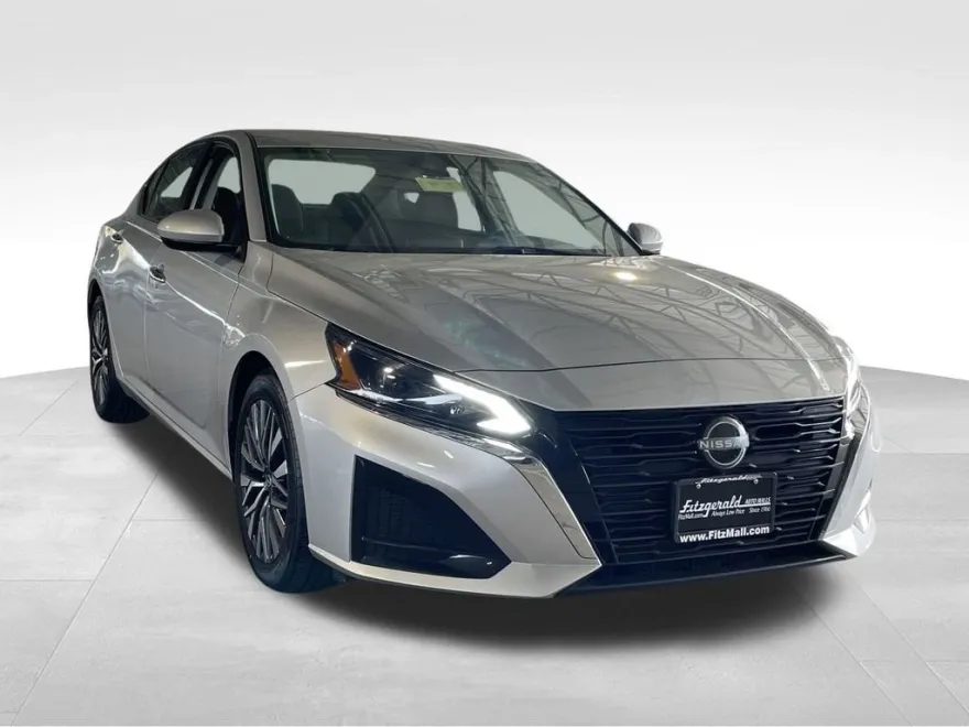 2023 Nissan Altima 2.5 SV photo 1