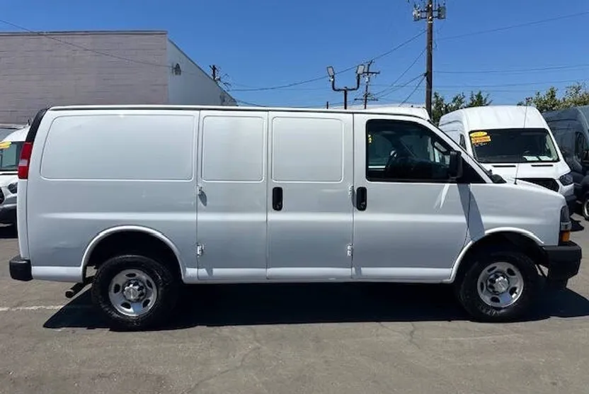 2021 Chevrolet Express 2500 Cargo Van photo 1