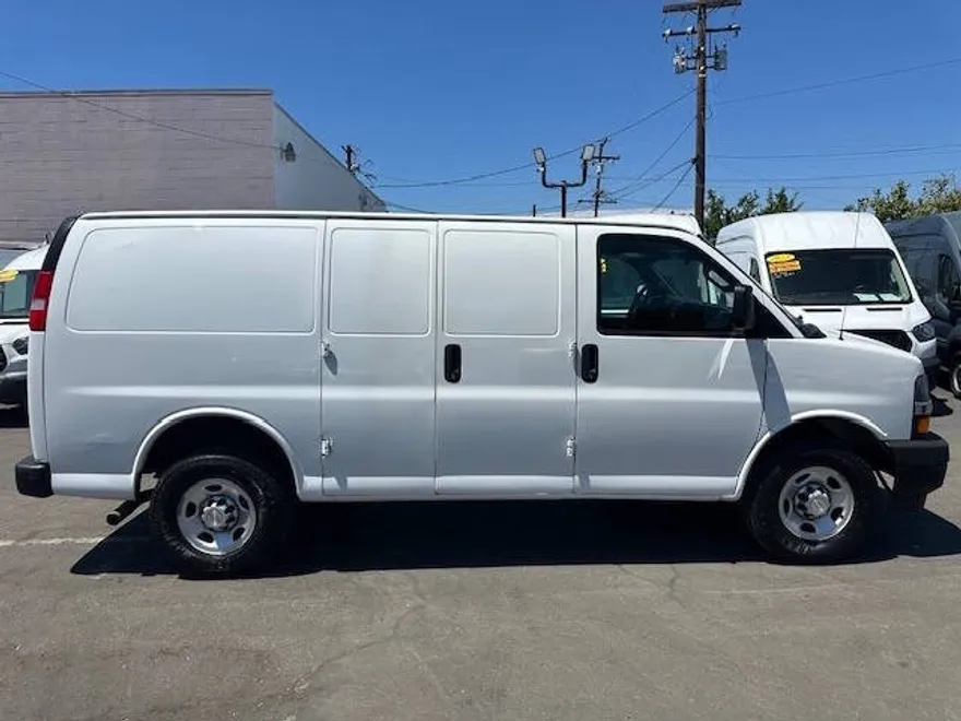 2021 Chevrolet Express 2500 Cargo Van photo 1