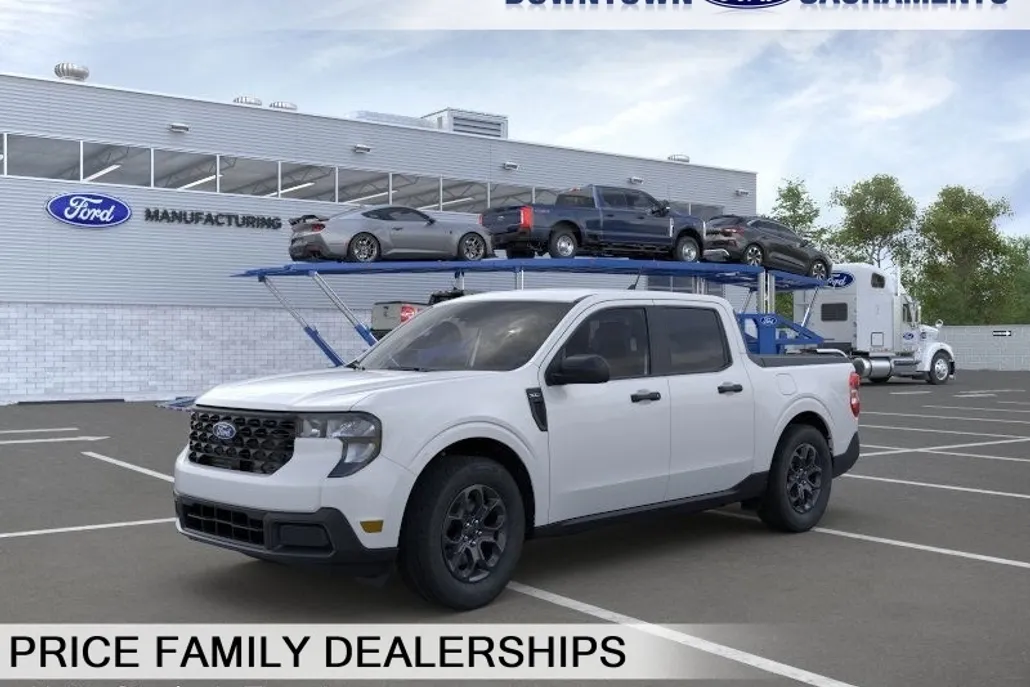 2025 Ford Maverick XLT photo 1