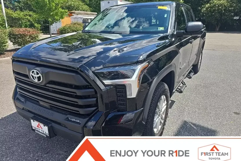 2023 Toyota Tundra SR5 photo 1
