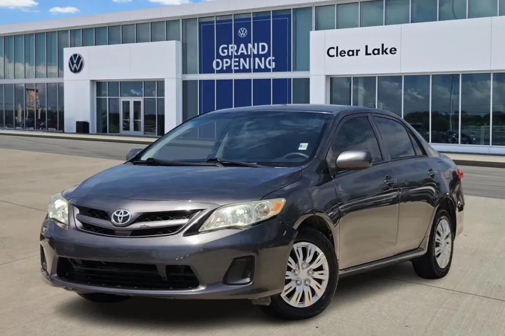 2013 Toyota Corolla L photo 1