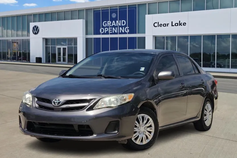 2013 Toyota Corolla L photo 1