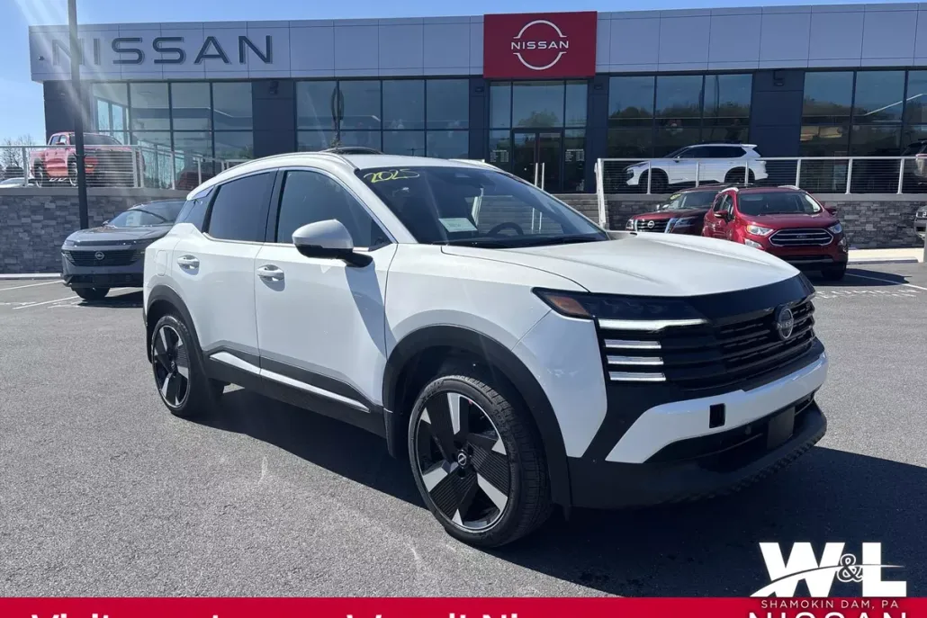 2025 Nissan Kicks SR photo 1