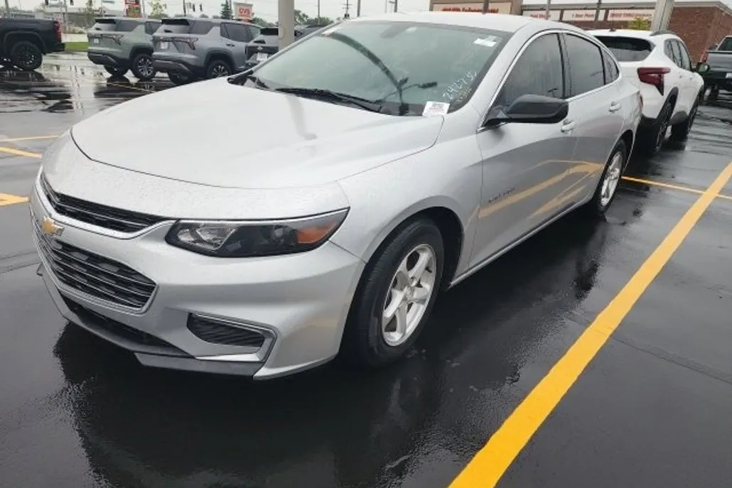 2018 Chevrolet Malibu LS photo 1