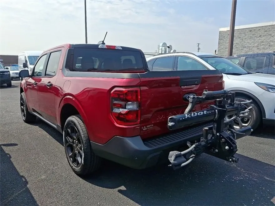 2025 Ford Maverick XLT photo 1