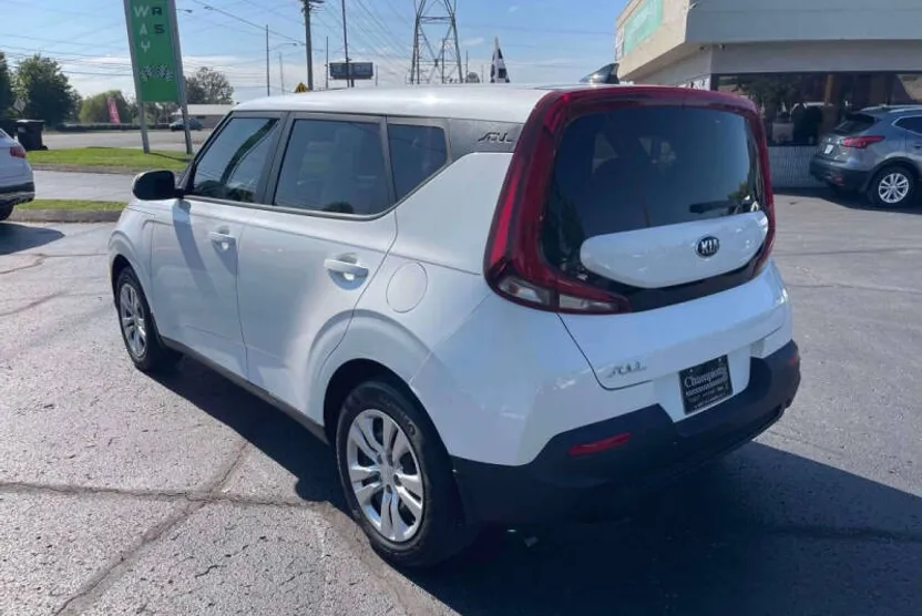 2020 Kia Soul LX photo 1