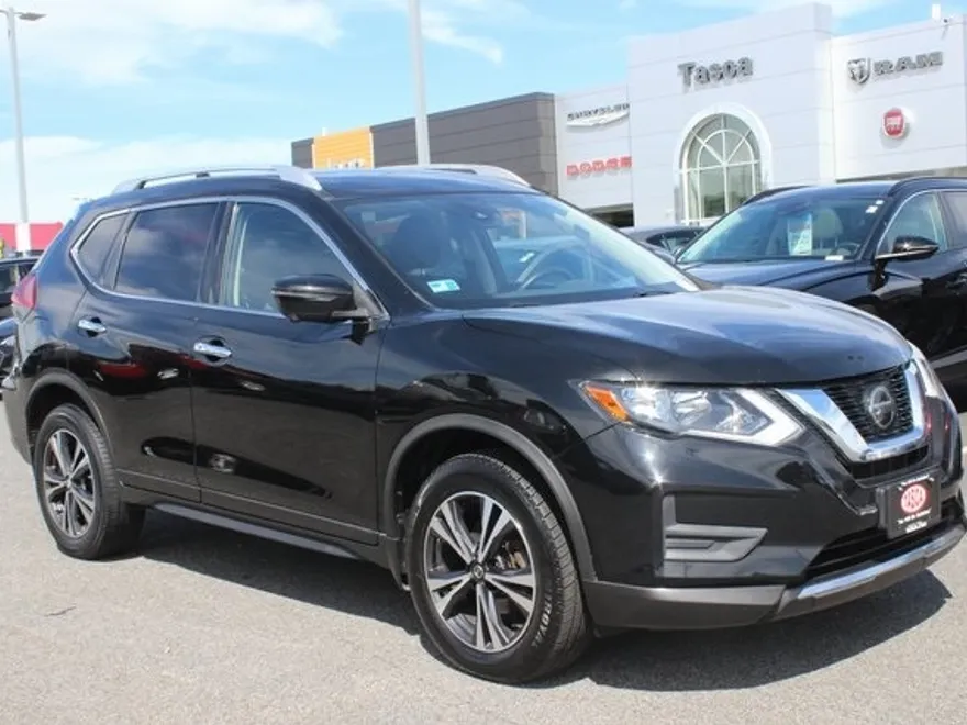 2019 Nissan Rogue SV photo 1