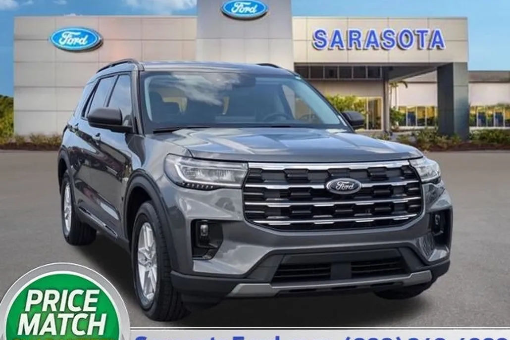 2025 Ford Explorer photo 1