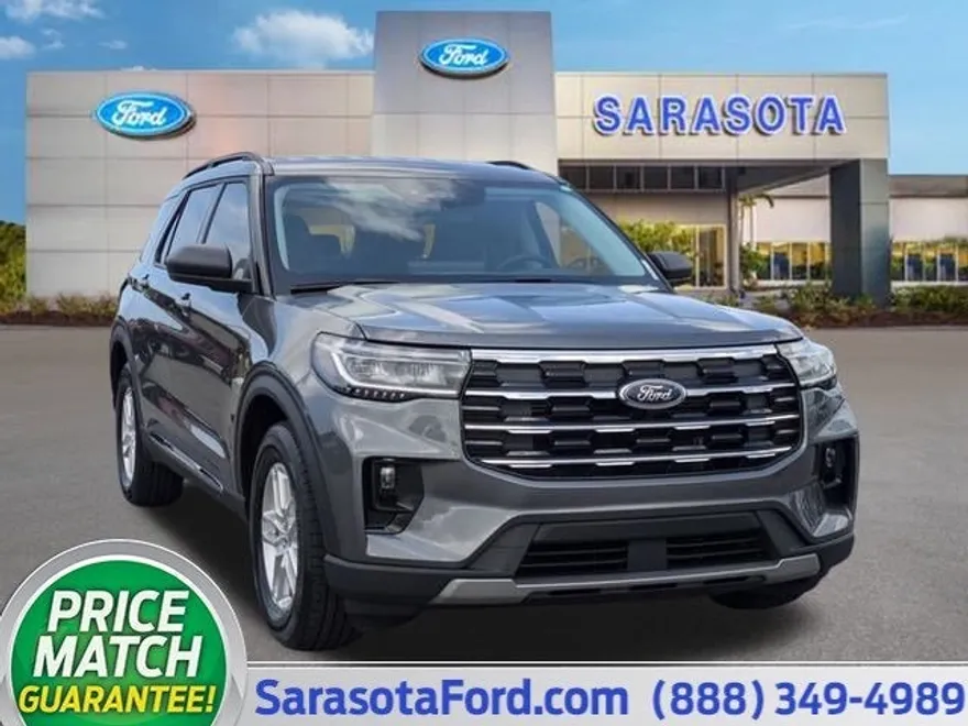 2025 Ford Explorer photo 1