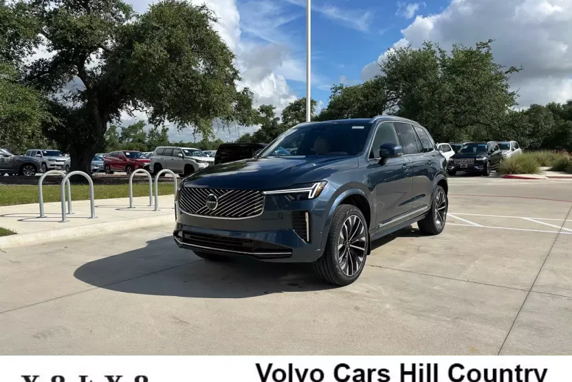 2026 Volvo XC90 Plus photo 1