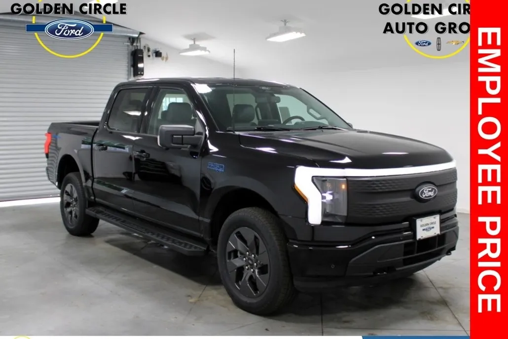2025 Ford F-150 Lightning photo 1