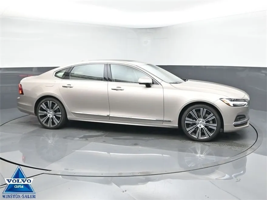 2023 Volvo S90 Ultimate photo 1
