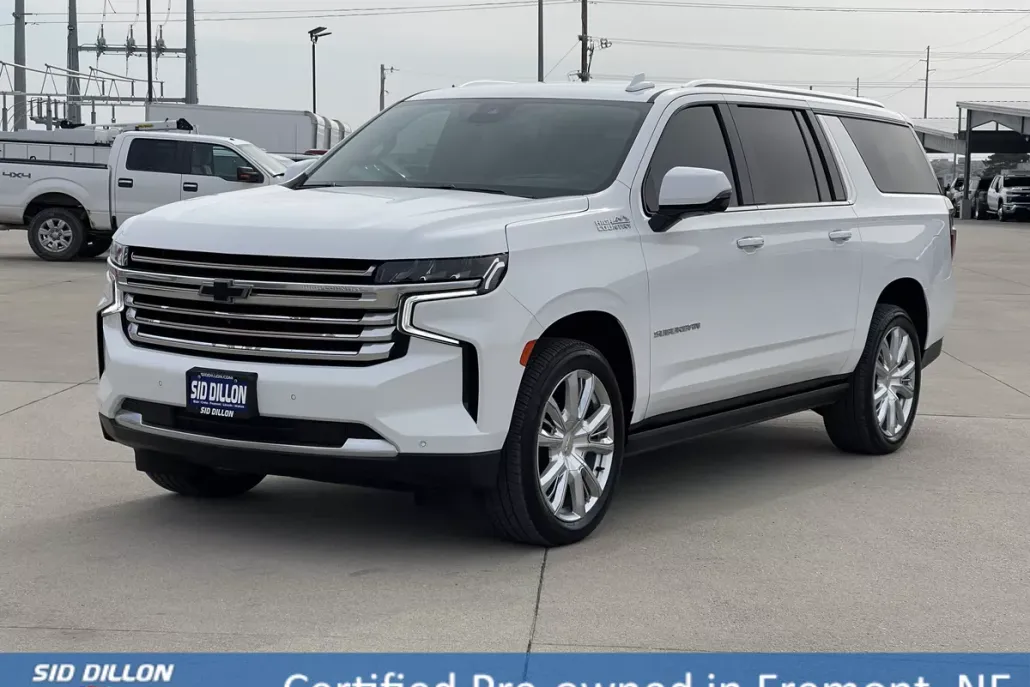 2023 Chevrolet Suburban High Country photo 1