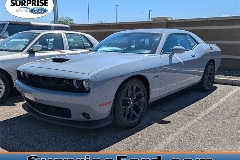 2022 Dodge Challenger R/T photo 1