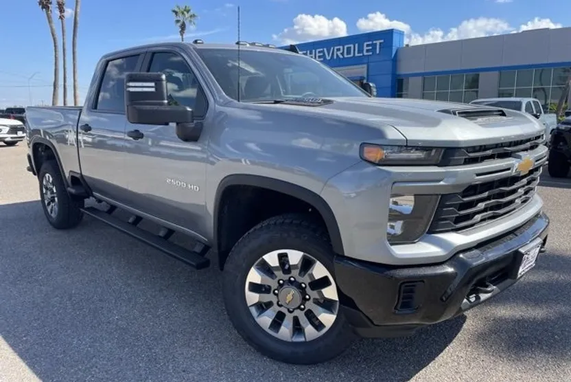 2026 Chevrolet Silverado 2500HD Custom photo 1