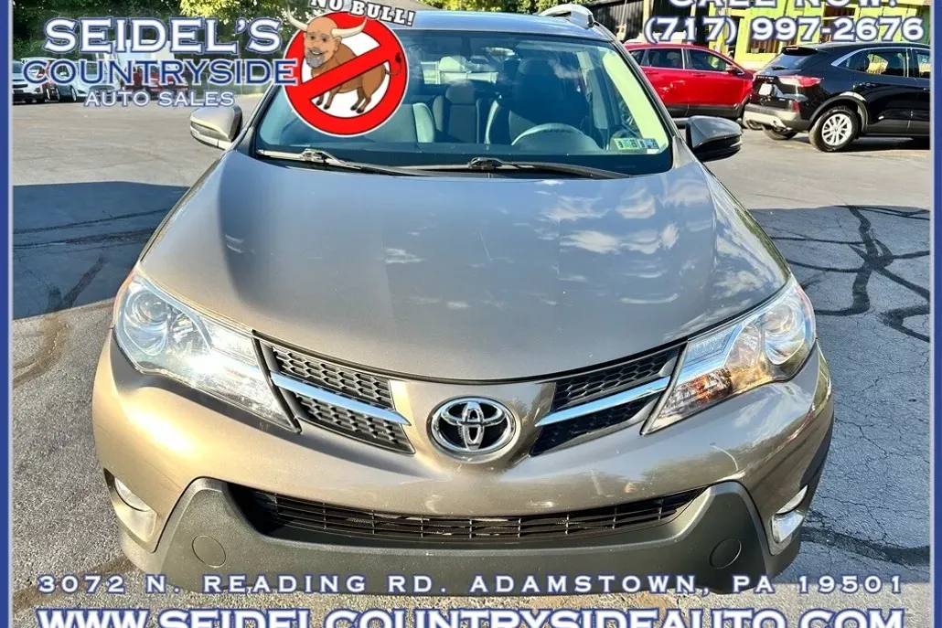 2015 Toyota RAV4 XLE photo 1