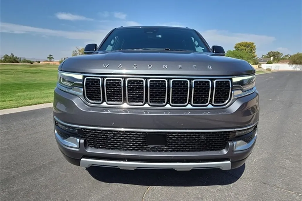 2023 Jeep Wagoneer L Series II photo 1