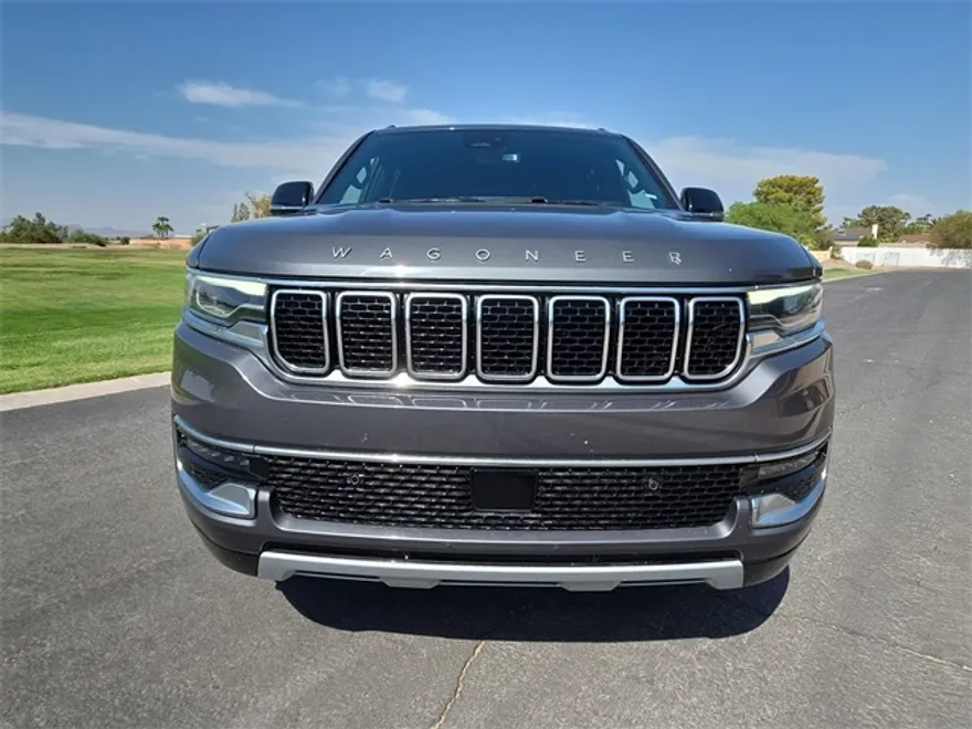 2023 Jeep Wagoneer L Series II photo 1