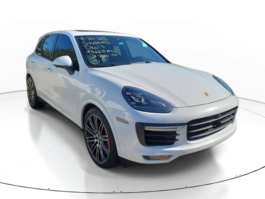 2016 Porsche Cayenne Turbo photo 1