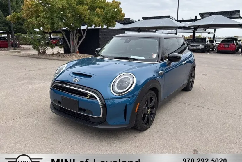 2024 Mini Cooper 2 Door Hardtop SE photo 1