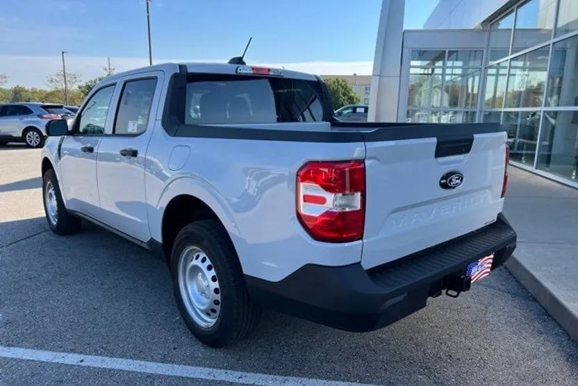 2025 Ford Maverick XL photo 1