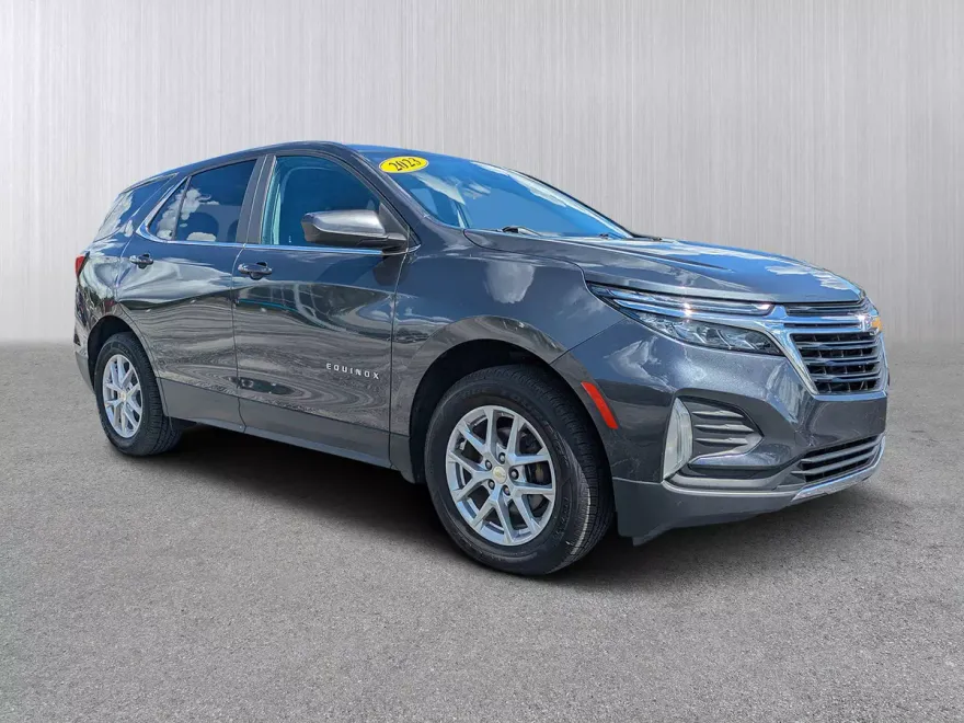 2023 Chevrolet Equinox LT photo 1