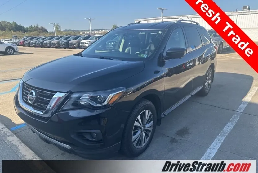 2020 Nissan Pathfinder SL photo 1