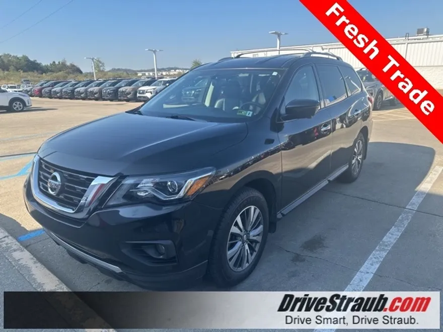 2020 Nissan Pathfinder SL photo 1