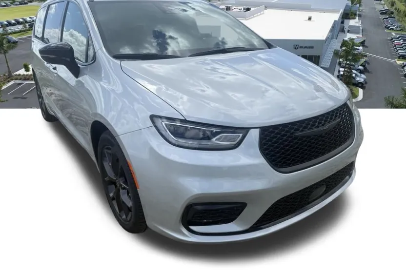 2026 Chrysler Pacifica Limited photo 1