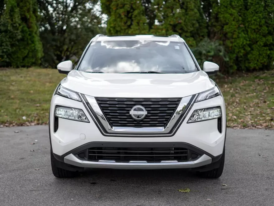 2023 Nissan Rogue Platinum photo 1
